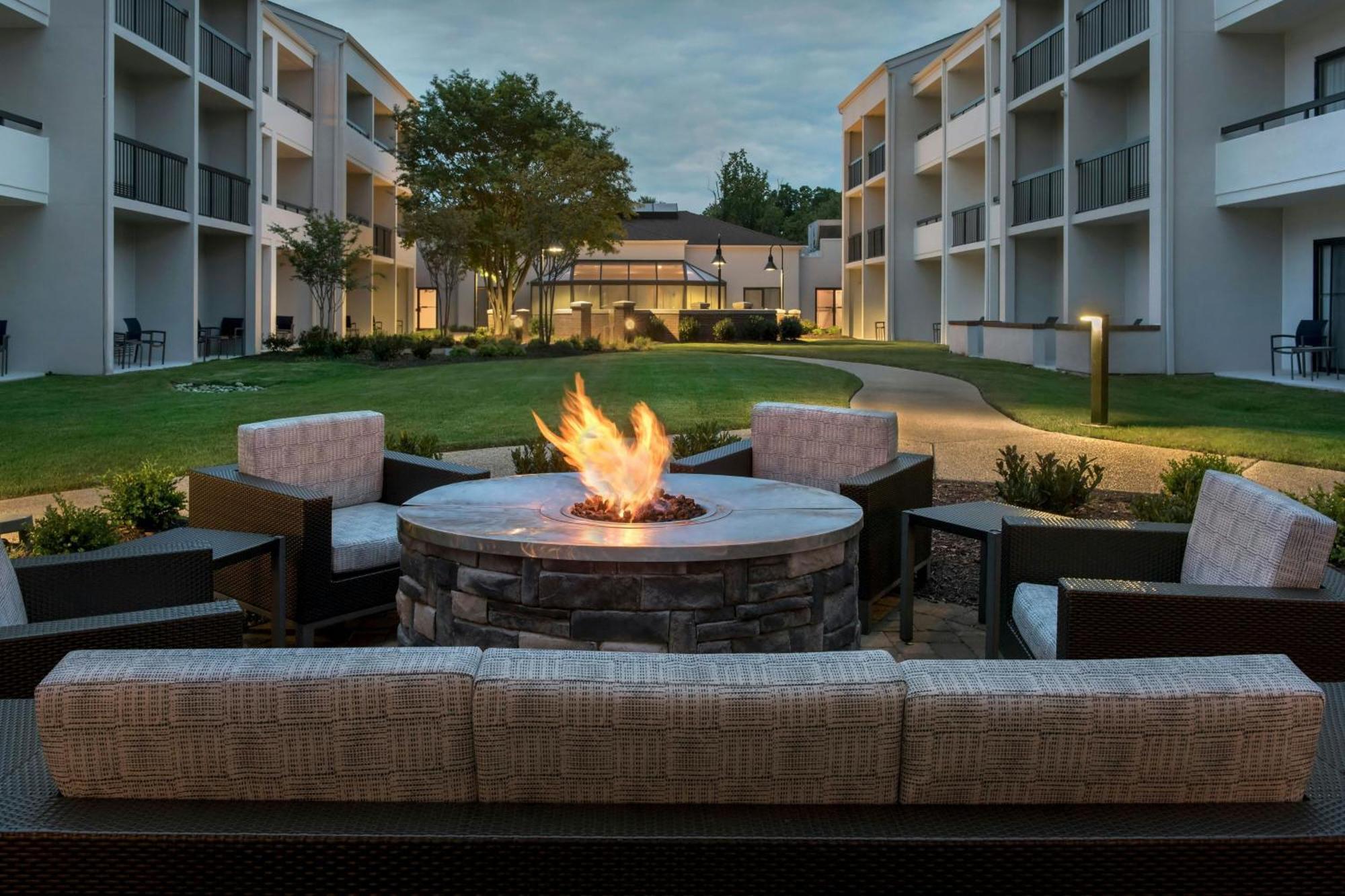 Courtyard By Marriott Annapolis Hotell Exteriör bild